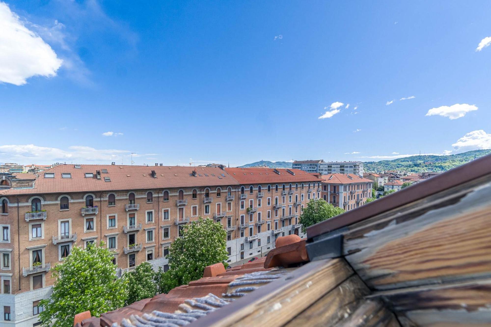 Politecnico & Crocetta Elegant Flat Turin